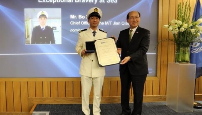 Tanker Chief Officer Bo Xu Receives 2022 IMO Bravery Award
