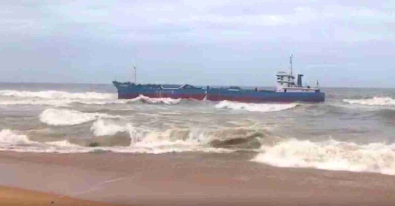 Watch: Border Guard & Local People Rescue Vessel Caught In High Turf In Vietnam