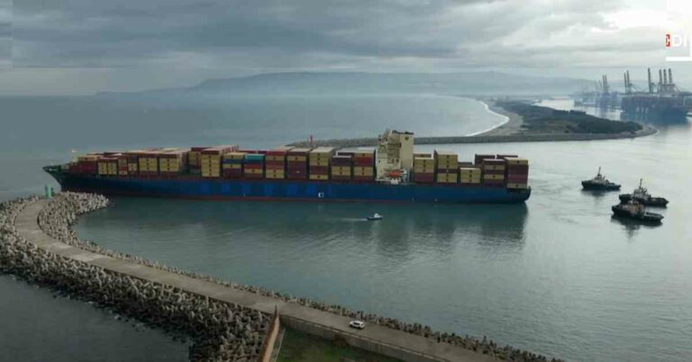 Watch: Italian Tugs Successfully Refloat A Grounded MSC Container Vessel