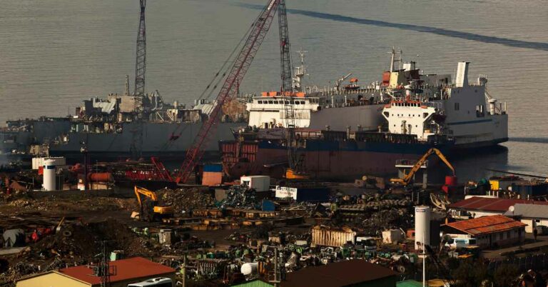 443 Vessels & Offshore Units Sold For Scrapping In 2022 Per NGO Shipbreaking Platform