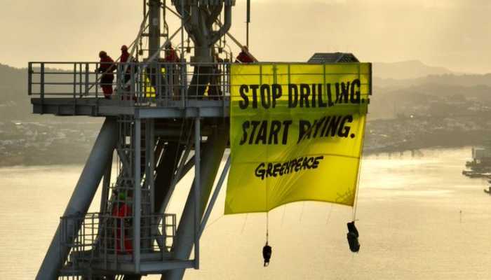 Greenpeace protestors against Shell