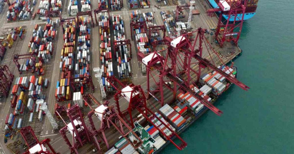 Ningbo Zhoushan Port's cargo throughput ranks first globally