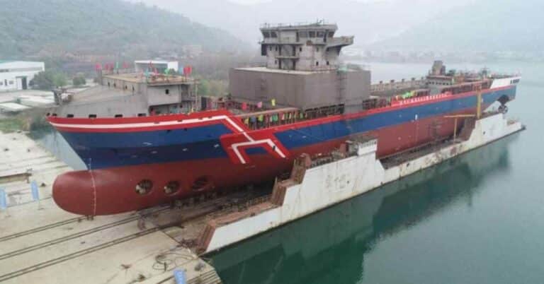 China’s First 10,000 Ton Cable-Laying Vessel Unveiled