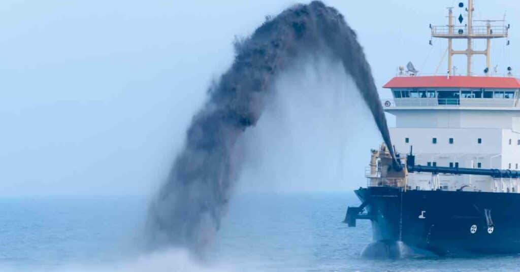 China To Build “Super Dredger” Vessel To Enhance Island Building