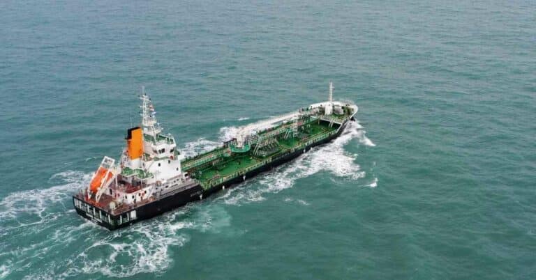 Vitol’s V-Bunkers Unveils First Electric-Hybrid Bunker Tanker In Singapore