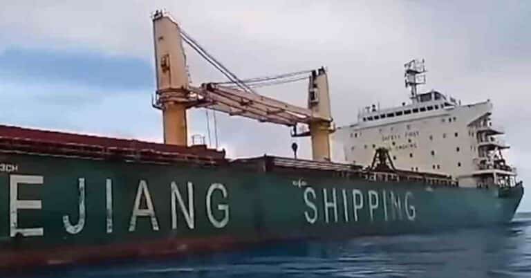 Watch: Zero Leakages Found In A Stranded Chinese Vessel Loaded With Nickel Ore In Eastern Samar