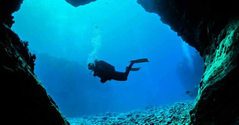 World’s Second Deepest Blue Hole Of 900 ft Found in Mexico