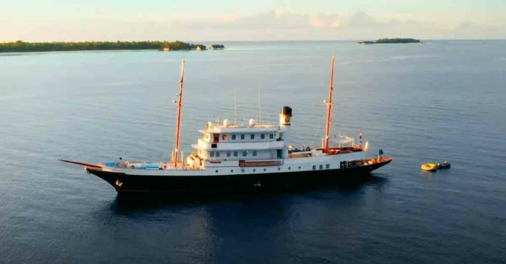 Oldest Luxury Motor Yacht Kalizma Gets Fired Upon in Gulf Of Aden
