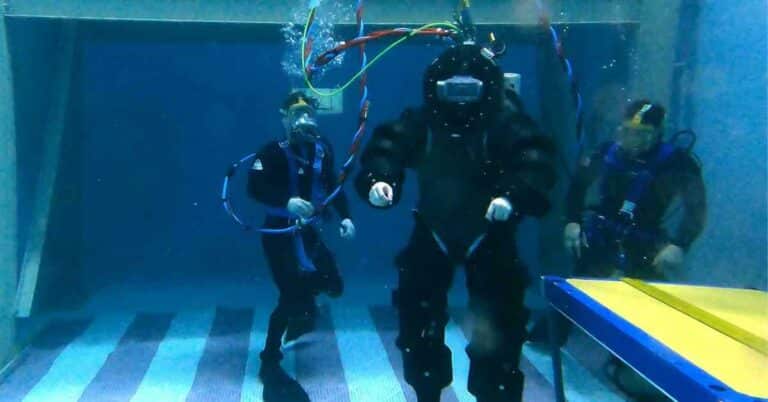Us Navy Is Developing New ‘Iron Man’ Diving Suit To Enhance Diver Safety