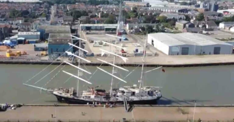 Watch: World’s Largest Wooden Tall Ship Docks In Great Yarmouth