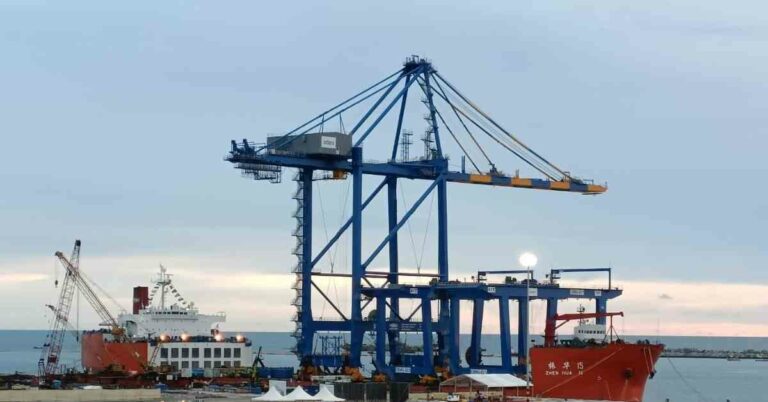 Zhen Hua 15 Becomes 1st Ship To Dock At India’s Vizhinjam International Port