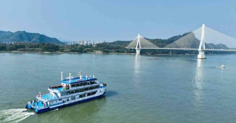 China’s 1st Hydrogen Fuel Cell Ship Completes Maiden Voyage