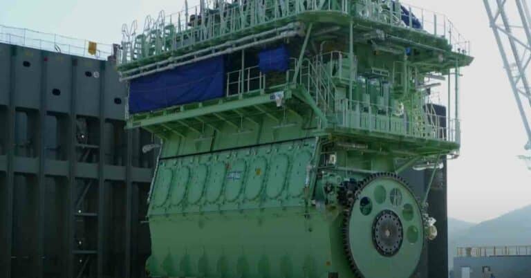 Video: The World’s Most Powerful Ship Engine