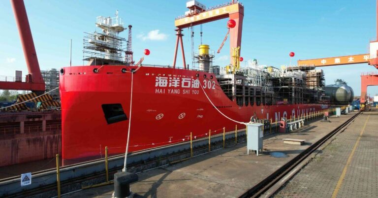 China Commissions Its First 12,000 m3 LNG Transport And Refuelling Vessel