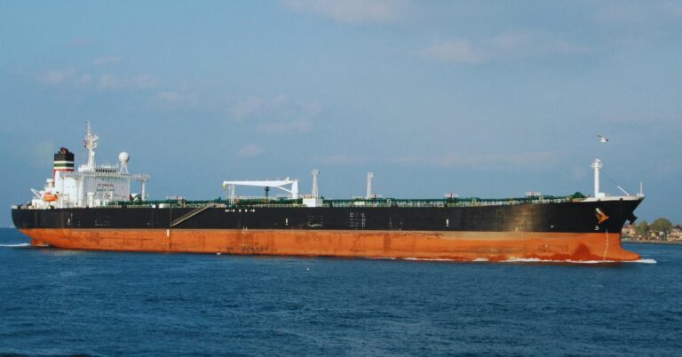 Crude Oil Tanker Suffers Damage from Houthi Missile Strike Off Yemen’s Mocha