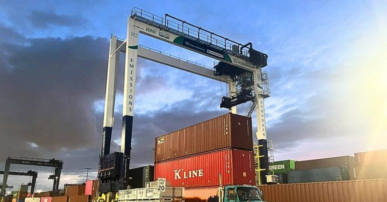 World’s First Hydrogen Fuel Cell RTG Crane Unveiled At Port Of Los Angeles