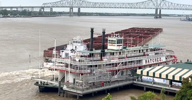 Watch: Towboat Narrowly Avoids Collision With Historic Steamboat On The Mississippi River
