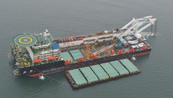 pipe-laying barge