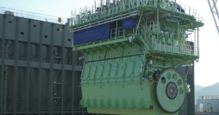 Most Powerful Ship Engine-The Gigantic Wärtsilä-Sulzer
