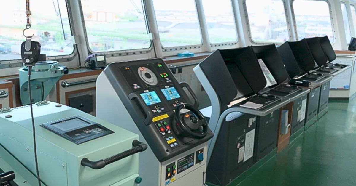 HOKUREN MARU No.2’s bridge