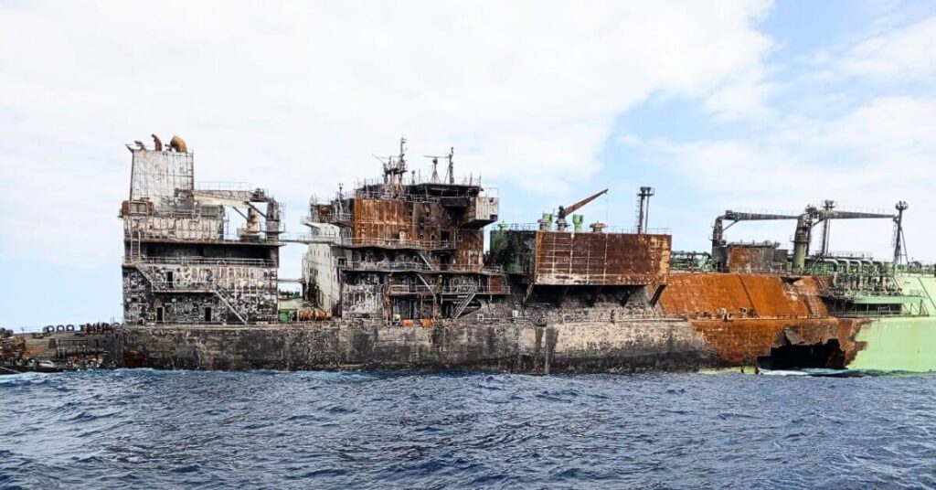 Libya Abandons Salvage Of LNG Tanker Arctic Metagaz, Leaves It Adrift Near Malta SAR Zone