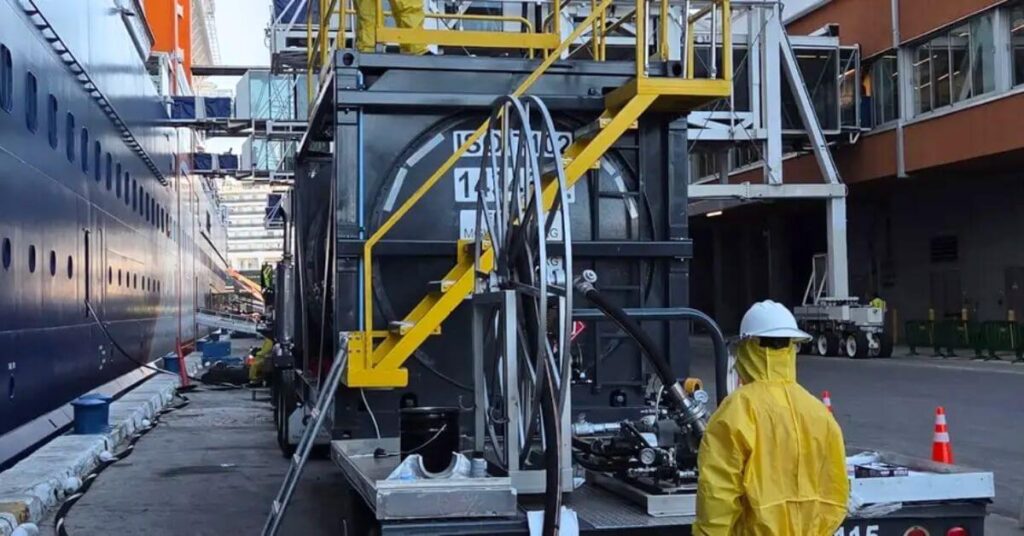 World Fuel Services Completes First Over-The-Water Methanol Bunkering Operation In U.S.