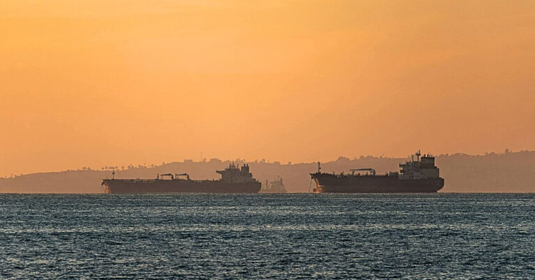 Three Largest Oil Tankers Carrying 2 Million Barrels Each Enter Hormuz Via Unusual Route