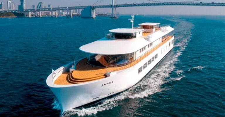 Cruise Ship Amane