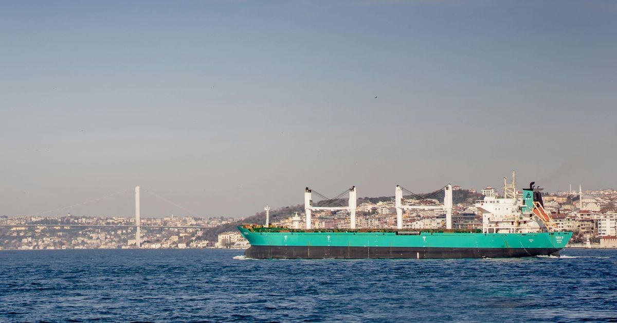 ship discharges oily water into the ocean