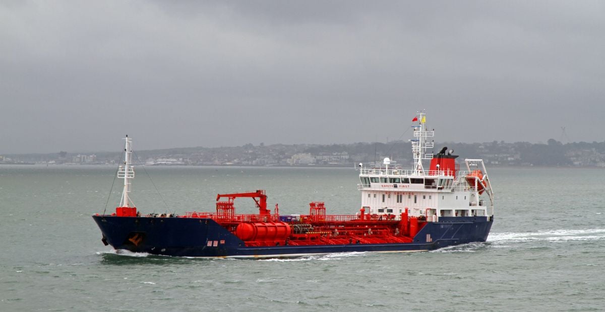 Engine Failure in Bosphorus Halts Traffic as 6,000-Ton Tanker Drifts Toward Shore