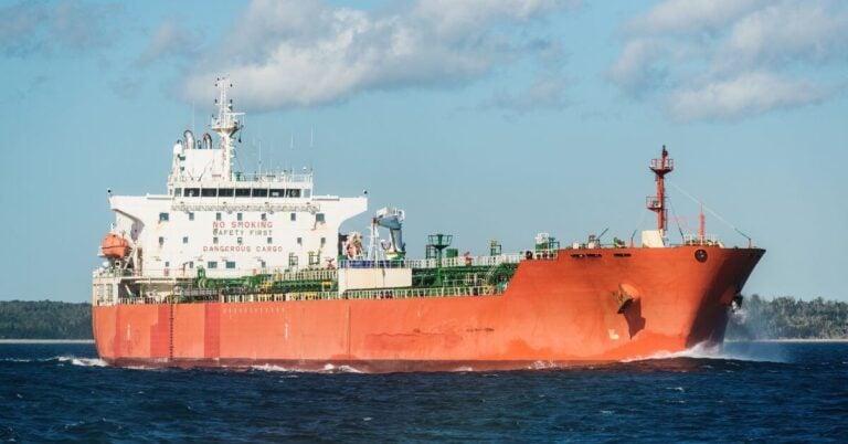 Tanker Captains Offered $100,000 A Month Plus Bonus To Transit Strait Of Hormuz